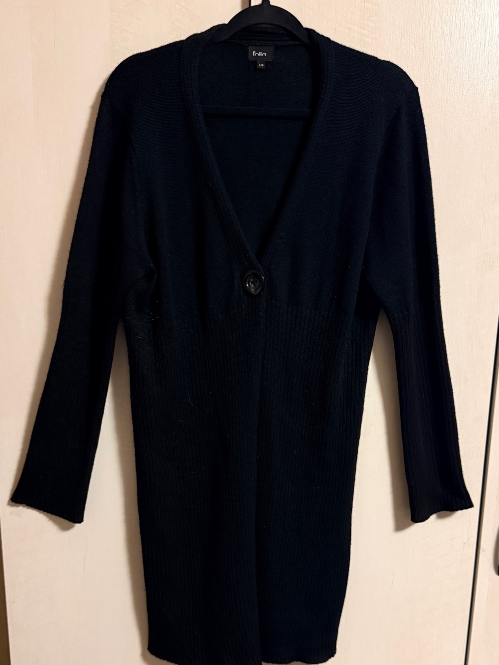 Folia Black V-Neck Single-Button Long Cardigan